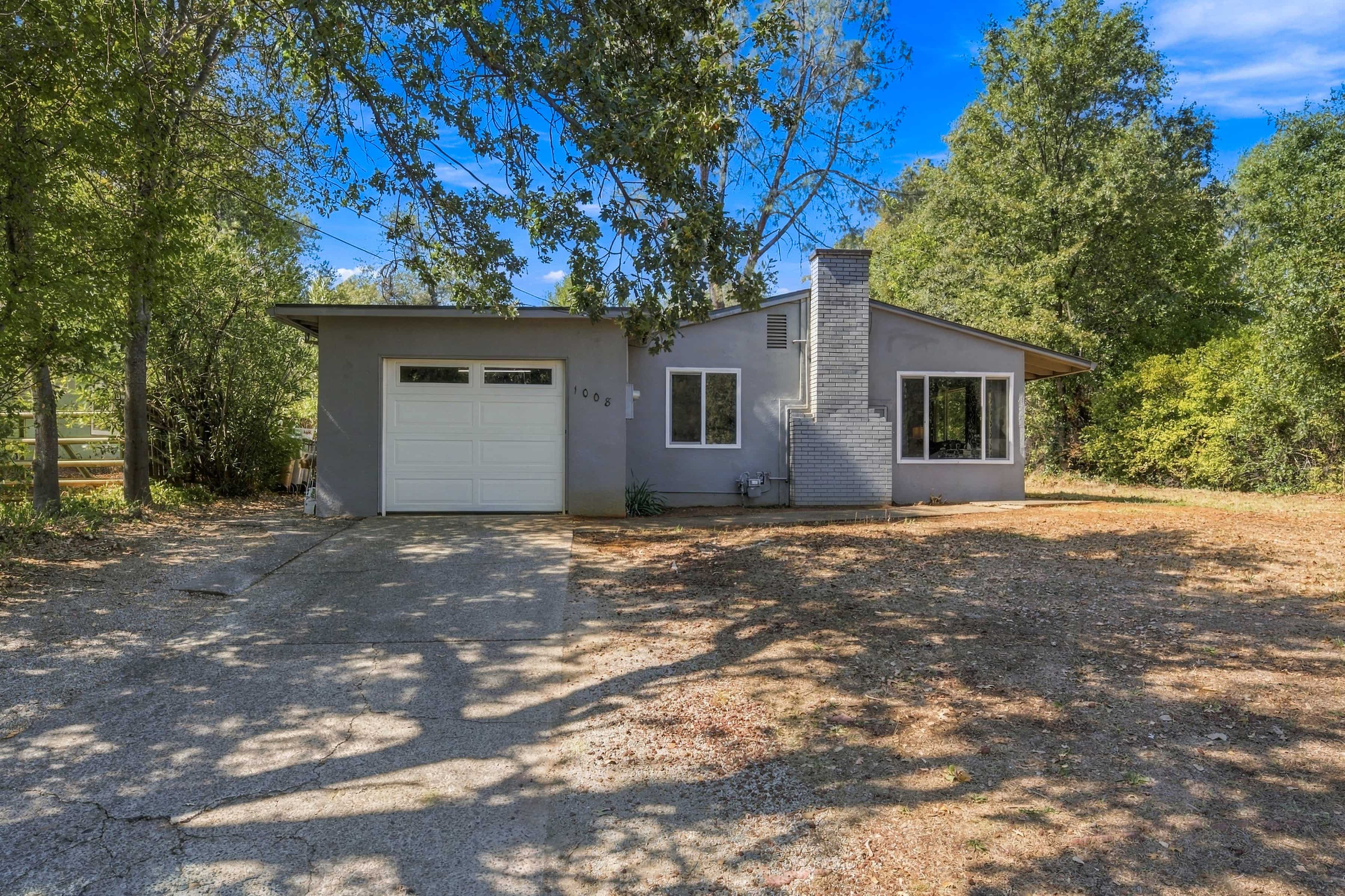 1008 Eugene Ave