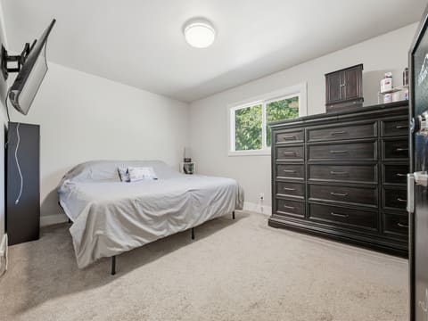 Photograph 16 of 1008 Eugene Ave